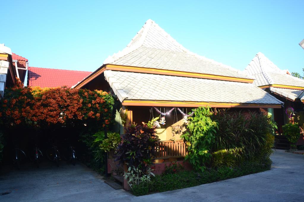 Huen Kham Kong Guesthouse Mae Sariang Eksteriør bilde
