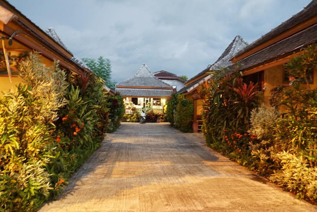 Huen Kham Kong Guesthouse Mae Sariang Eksteriør bilde