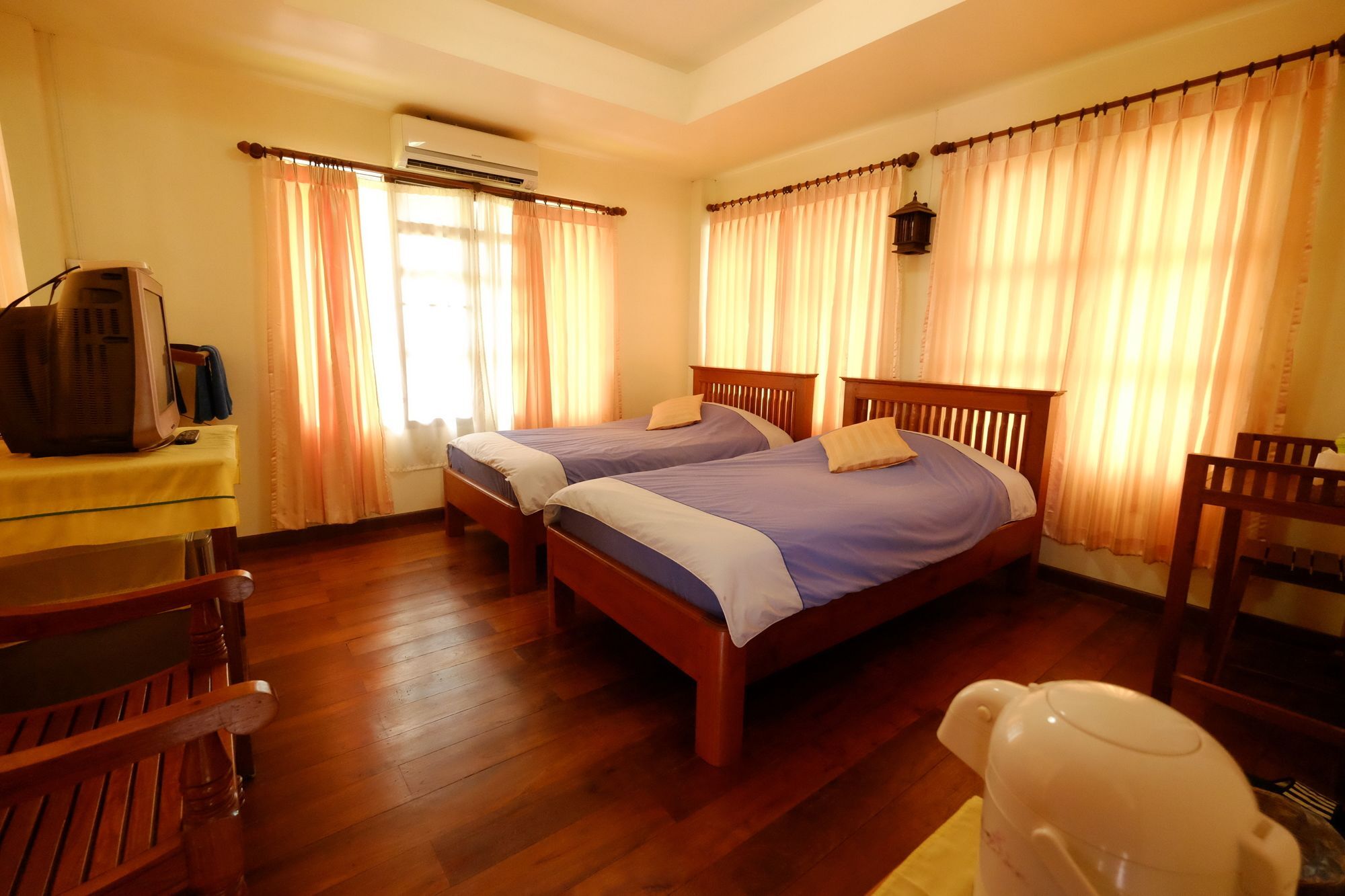 Huen Kham Kong Guesthouse Mae Sariang Eksteriør bilde