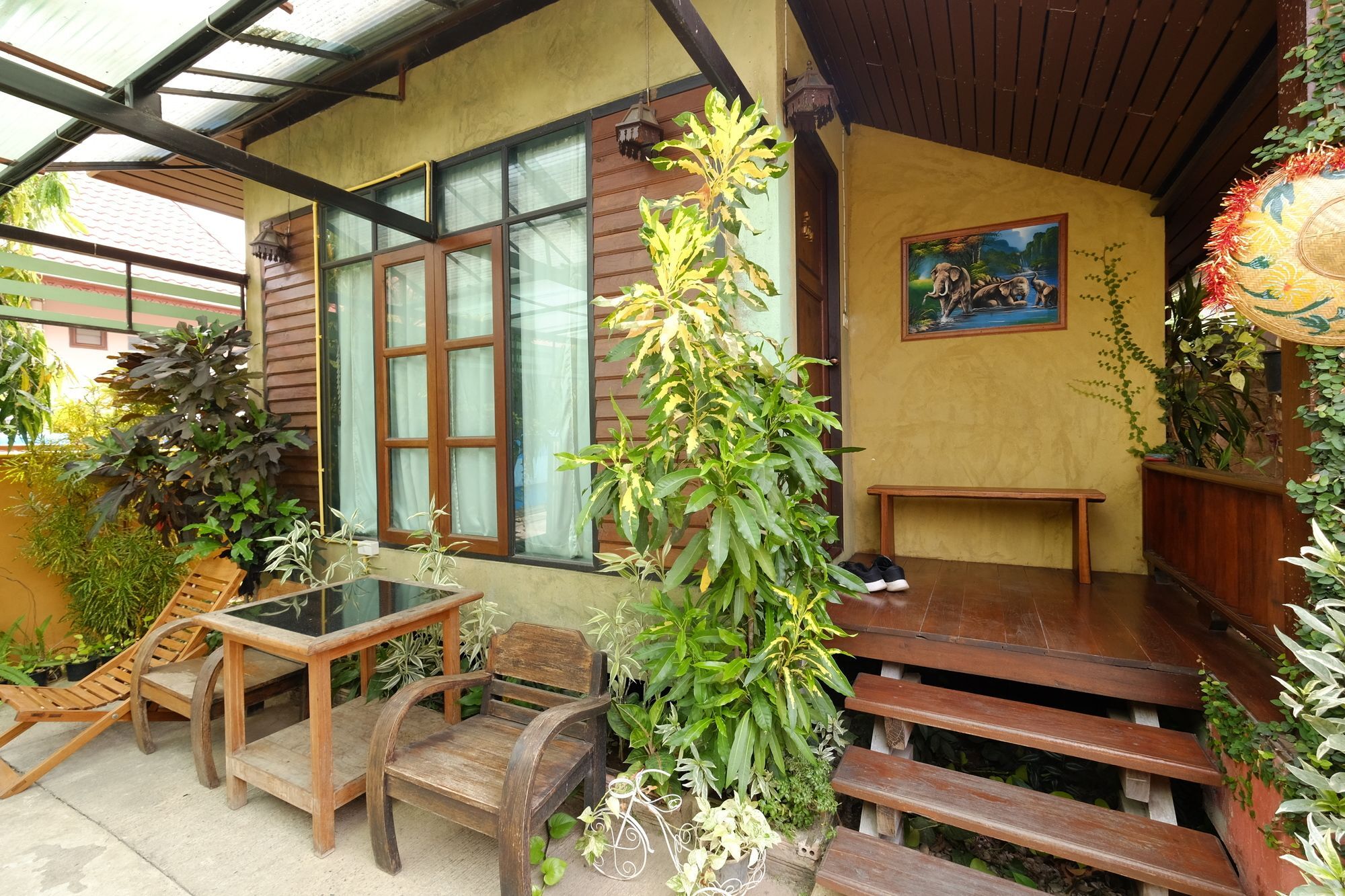 Huen Kham Kong Guesthouse Mae Sariang Eksteriør bilde